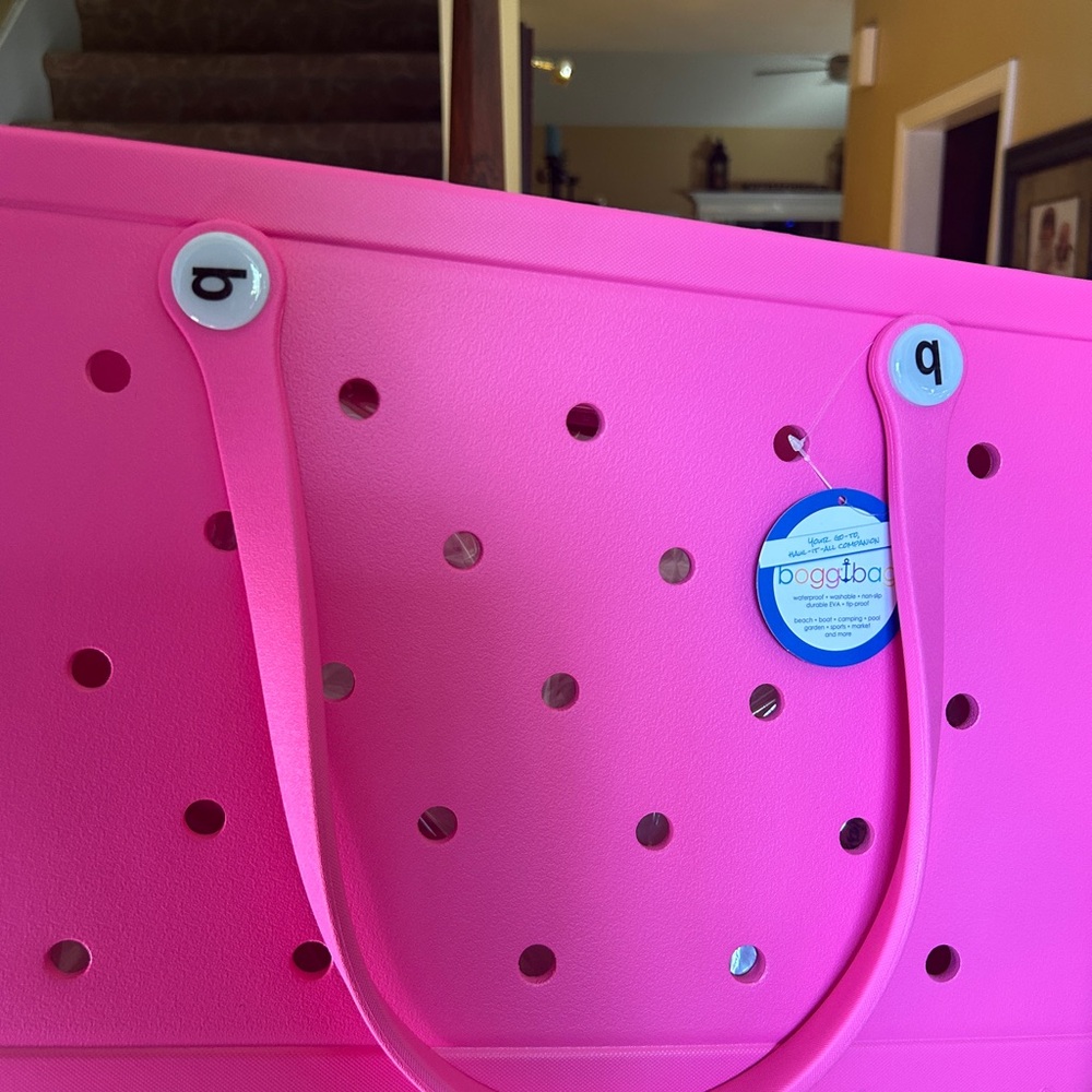 NWT LARGE HAUTE PINK BOGG BAG
